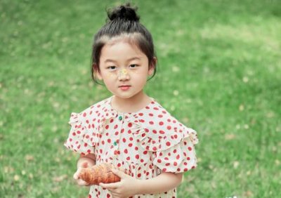 ​十岁小孩艺术照发朋友圈的配文（儿童摄影写真文案朋友圈）
