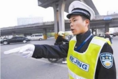 ​协警月工资1400元，却罕有人辞职？居然有这四个不为人知的好处