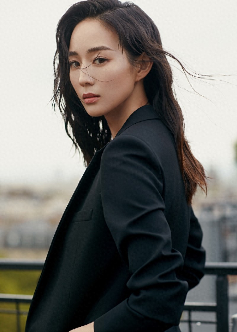 张钧甯：潇洒帅气颜如玉，沁人心脾女人香