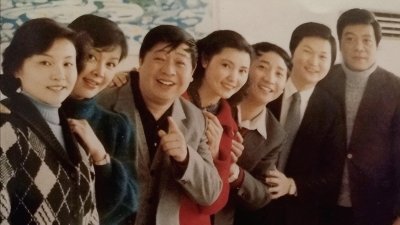 ​卢静（1）：央视春晚首位专业女主持，新闻联播最年轻女主播