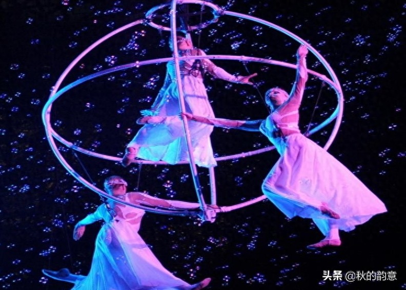 广州市长隆旅游度假区,占地面积 1万亩,门票价格 285-350元