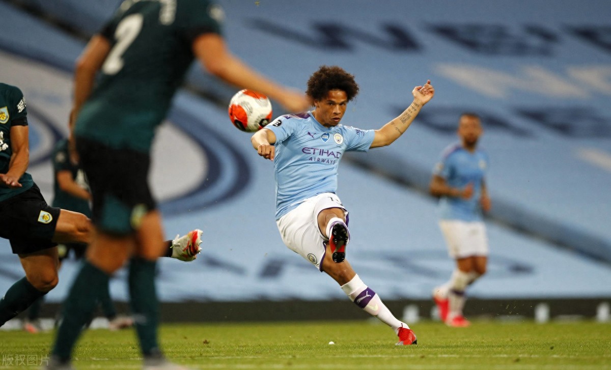 官宣：萨内加盟拜仁，签约至2025年