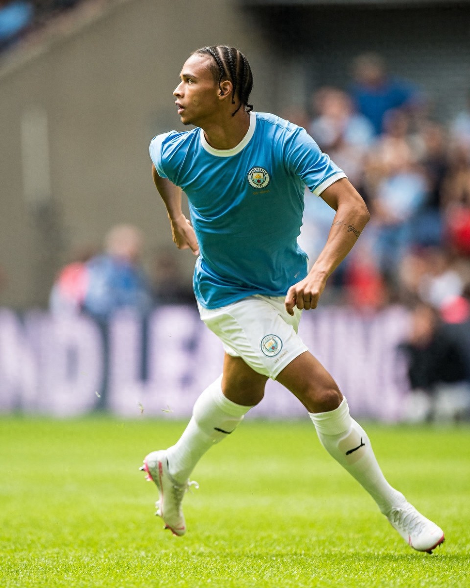 官宣：萨内加盟拜仁，签约至2025年