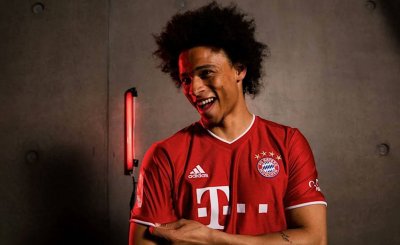 ​官宣：萨内加盟拜仁，签约至2025年