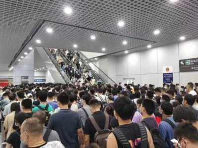 ​为什么北京地铁换乘这么远「十分钟到站4000多人北京这里换乘地铁为何排队这么