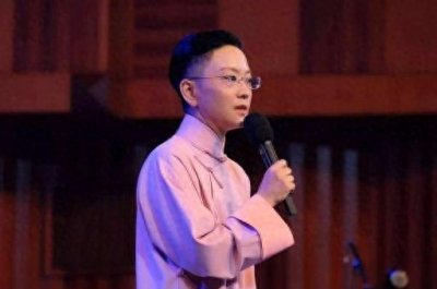 ​王佩瑜走红前女装照流出，越活越年轻