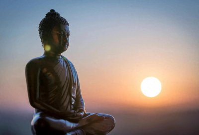 ​菩提本无树，明镜亦非台本来无一物，何处惹尘埃为何意？慧能智慧