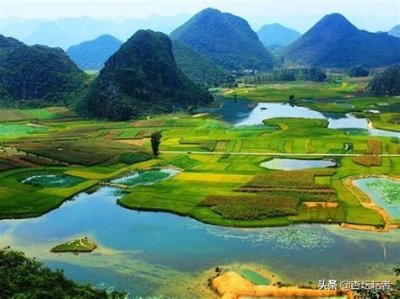 ​每日古诗词名句:登东皋以舒啸，临清流而赋诗。