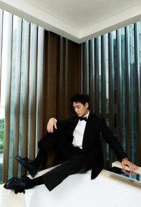 ​白玉兰好会！李光洁雷佳音郭京飞的30秒胜过所有腐学，最顶铁三角