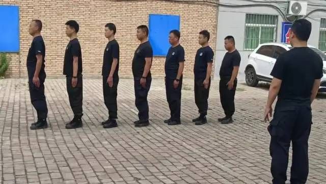 标准军姿的动作要领是什么