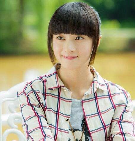 胡冰卿居然是双胞胎,亲姐照片曝光,名字叫胡玉洁!