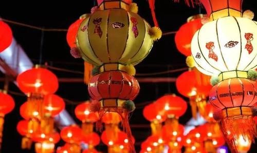 舞龙,闹花灯,放鞭炮是什么节日