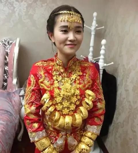 几朵玫瑰代表什么，女生给男生在QQ上发了一个晚安加一朵玫瑰是什么意思？图3