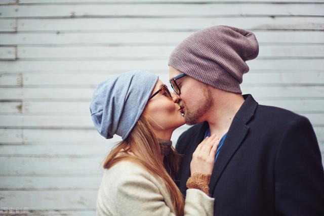 男生女生接吻心理（掌握心动密码5种）(13)