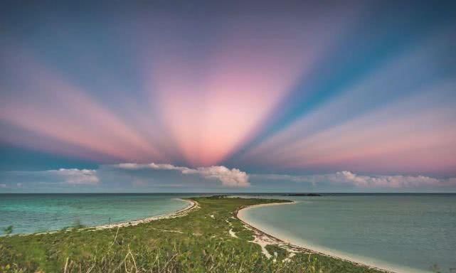 李白的咏月诗,有什么样的思想价值和审美特征