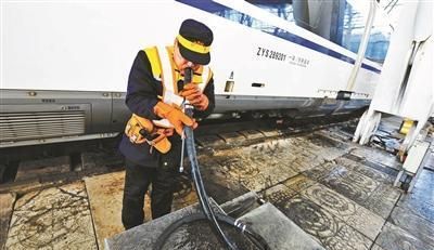 动车上可以带水吗