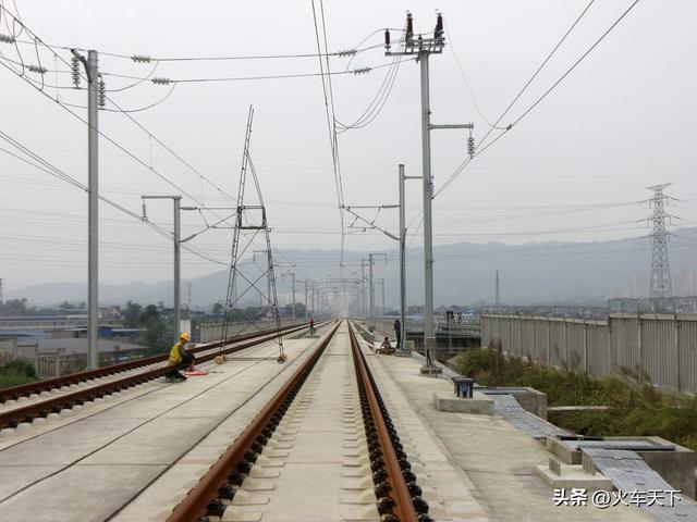 成渝高速铁路提速（成渝高铁四川盆地第一条时速350公里的高速铁路）(2)
