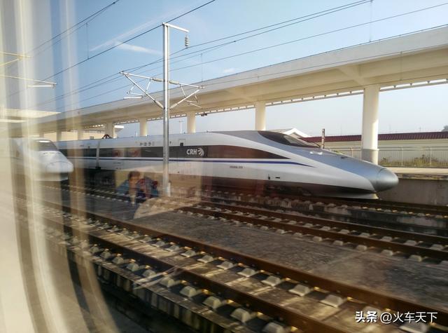 成渝高速铁路提速（成渝高铁四川盆地第一条时速350公里的高速铁路）(8)