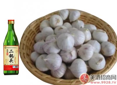 ​大蒜泡白酒怎么泡(大蒜泡白酒泡多长时间能喝)