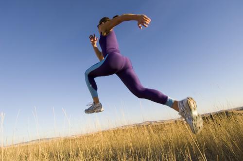 正确跑步姿势和标准跑姿（跑步姿势越完美）(13)