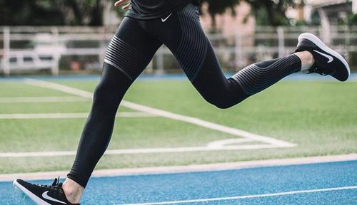 正确跑步姿势和标准跑姿（跑步姿势越完美）(4)