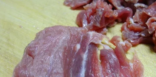 怎么让肉丝炒的嫩,肉丝怎么炒嫩一些图6