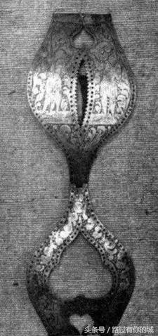 直击古代束缚女子贞节的枷锁，看着让人心悸，不敢想象穿上的感受