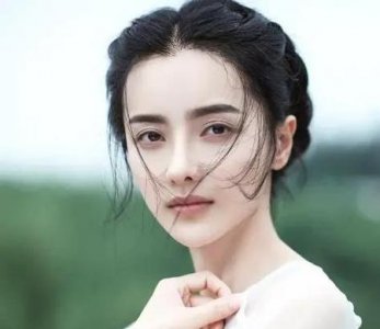 ​素颜和化妆哪个好看如何回答