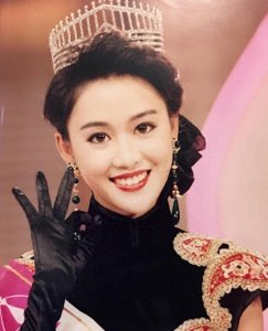 ​自古“塌鼻子”出美人！这5位女星个个惊艳，第4位曾靠鼻子美出圈