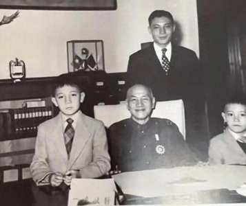 ​逆天皇长孙蒋孝文：枪杀台北市长之子，当街撞死行人，中年迎报应