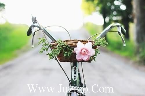 关于描写河流的句子