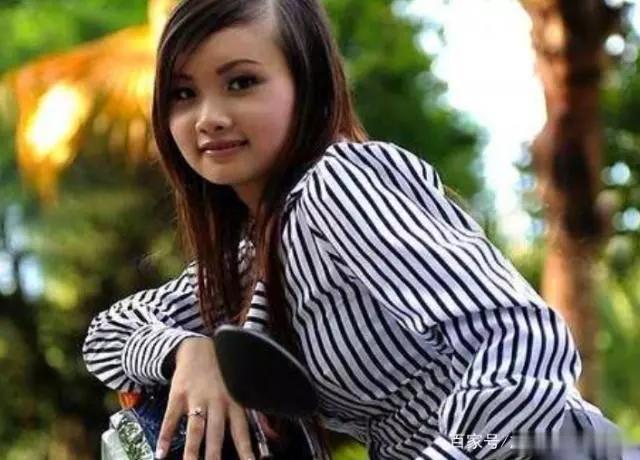 位于云南的小县城，却成了越南人的“天堂”，美女在二楼等着你