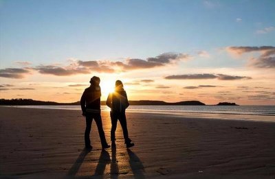 ​感谢一年来帮助的话语（一年了感谢支持短句）