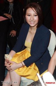 ​起底赌王女儿何超云情史，她到底是不是赌王跟利智的亲生女儿？