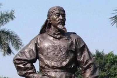 ​石达开妃子被架上绞刑架，临刑前高喊：李复遒，你要替我们报仇！