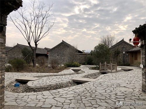 宜阳县三乡镇，建了一座古镇除了房子根本见不到人