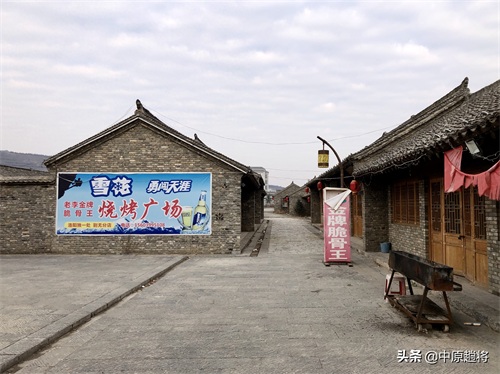 宜阳县三乡镇，建了一座古镇除了房子根本见不到人