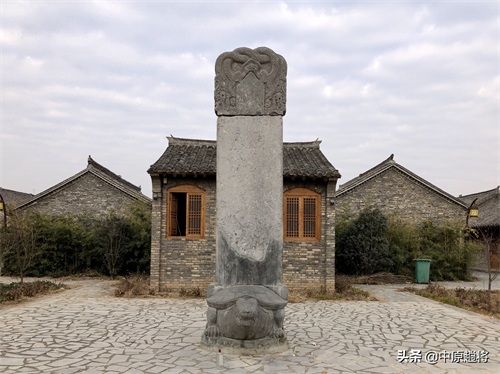 宜阳县三乡镇，建了一座古镇除了房子根本见不到人