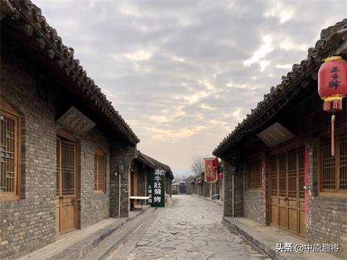 宜阳县三乡镇，建了一座古镇除了房子根本见不到人