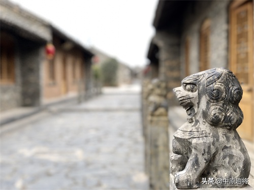 宜阳县三乡镇，建了一座古镇除了房子根本见不到人