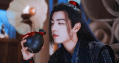 ​肖战素人照被扒对比强烈，真的整容了？大学校友道出真相