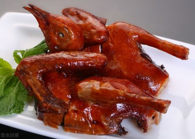 ​广东脆皮鹅  1锅卤水8种香料 1碗脆皮水 酸梅酱是灵魂