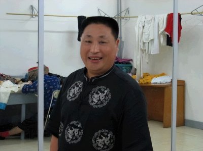 ​2007年李正春去世，赵本山亲自为他守灵一夜，还为他立下一条规矩