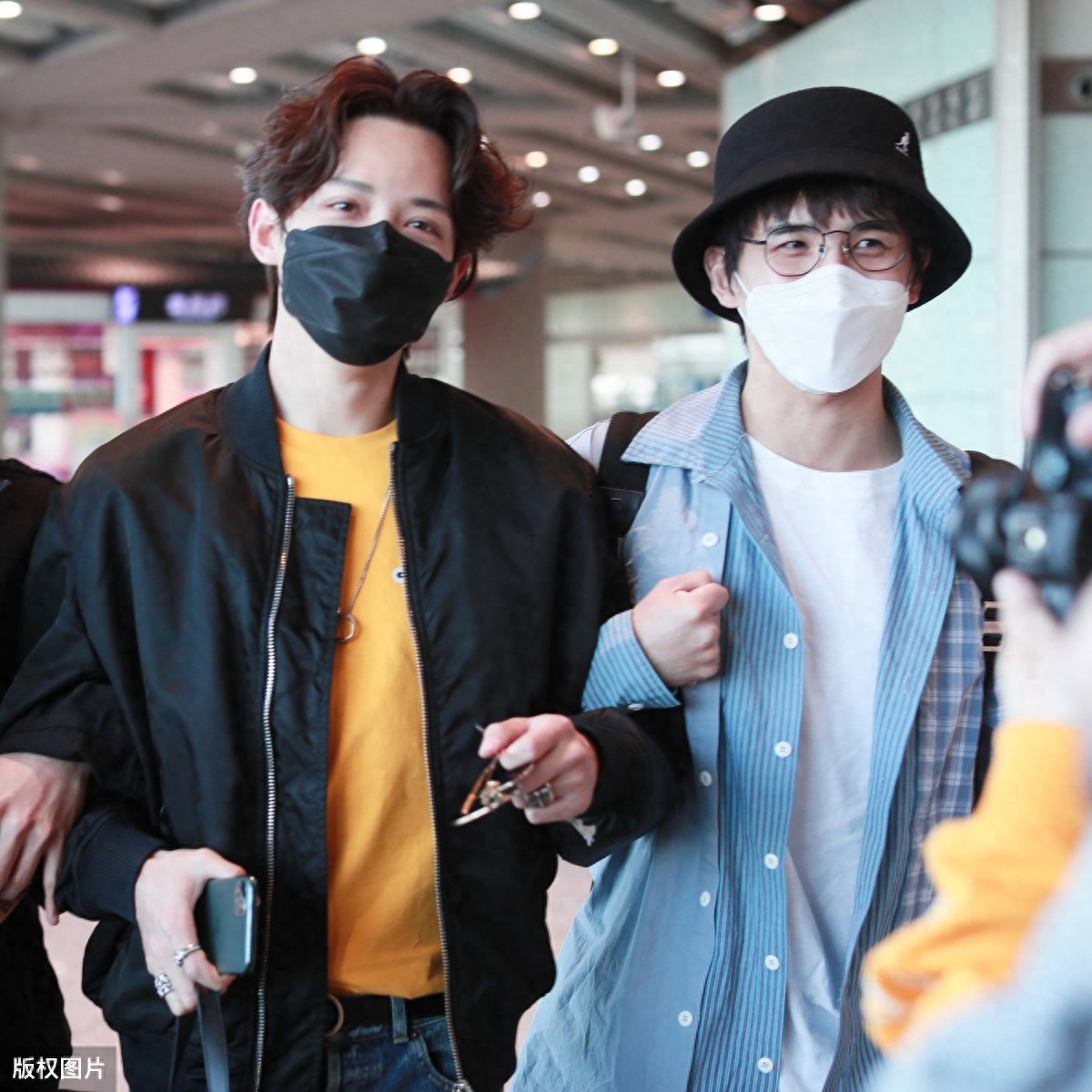 好兄弟! 马雪阳，张远，李鑫一手挽手走机场