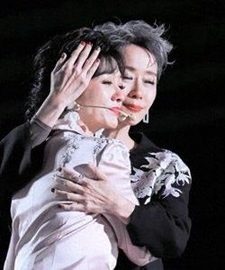 ​深扒后才发现，赵雅芝和叶童＂玩真的＂？难怪叶童一生只为她反串