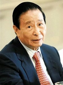 ​李兆基：从街头小贩到香港首富的传奇人生