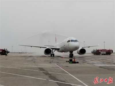 ​坐国产大飞机也能连WiFi了，天河机场迎来第二条C919航线