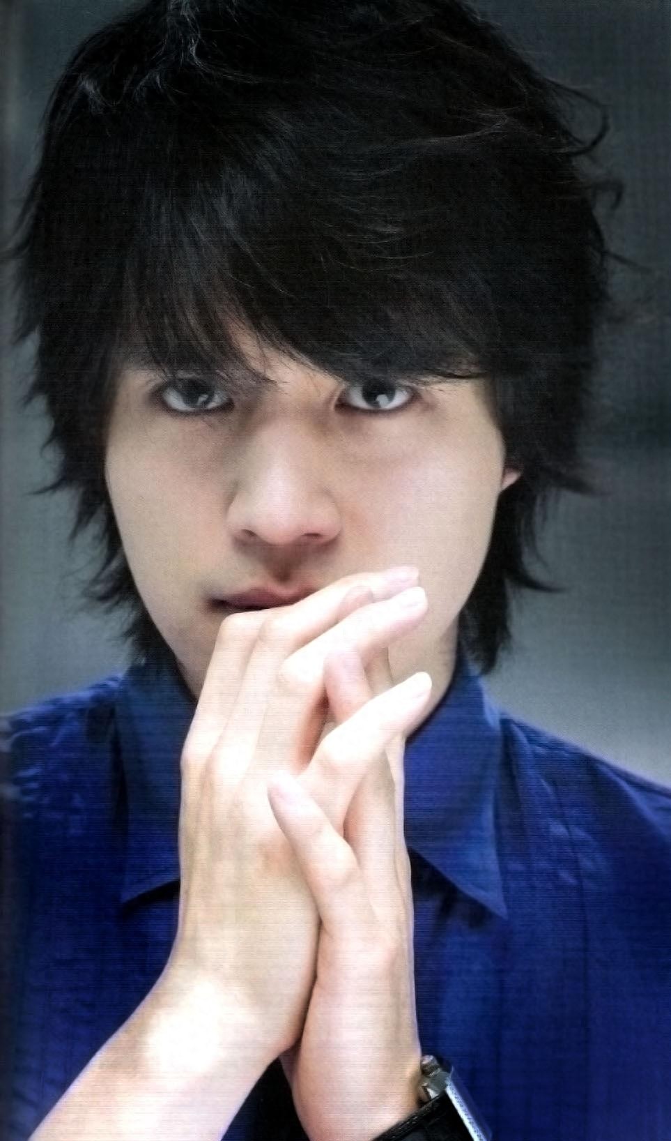 韩国人气男星李栋旭