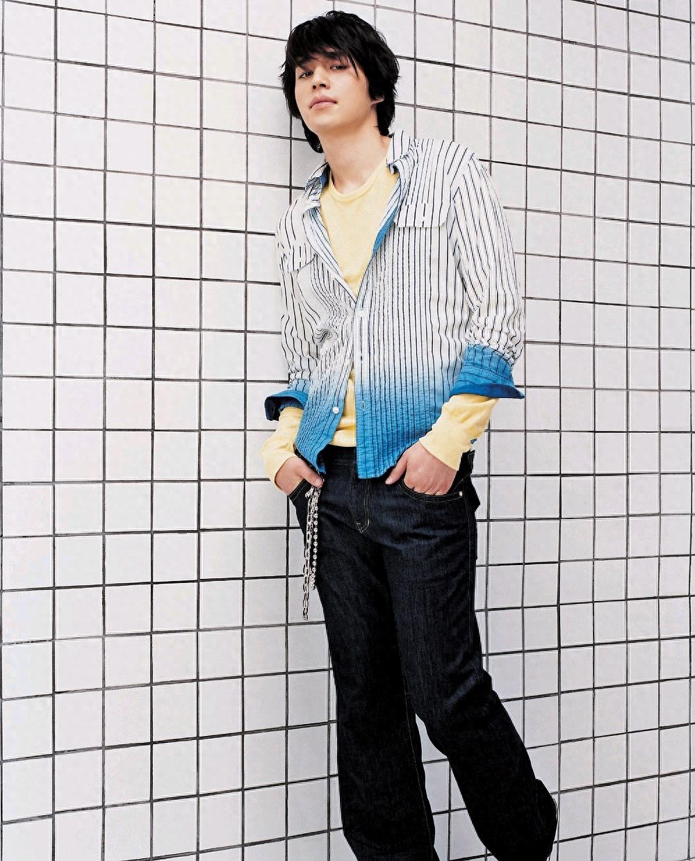 韩国人气男星李栋旭