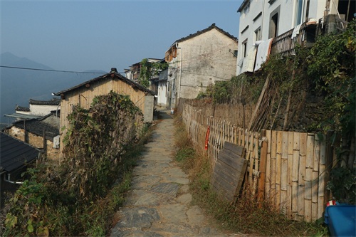 “云端上的村落”—木梨硔村旅游食宿为何如此昂贵？